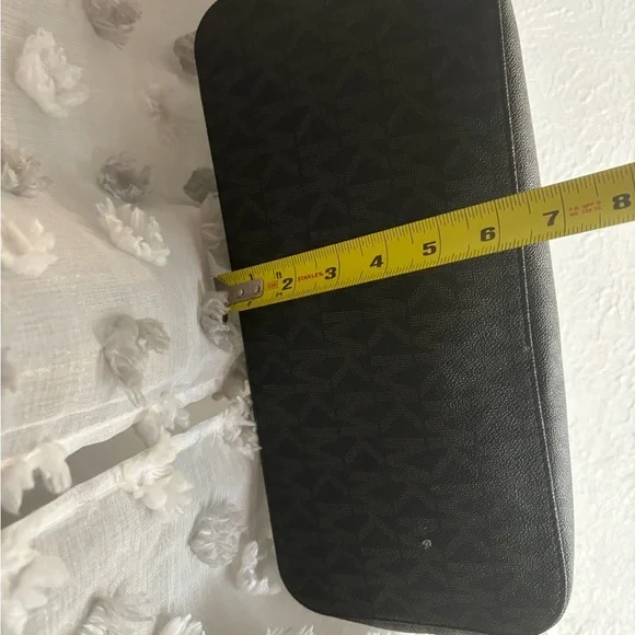 Michael Kors purse - Picture 5 of 8